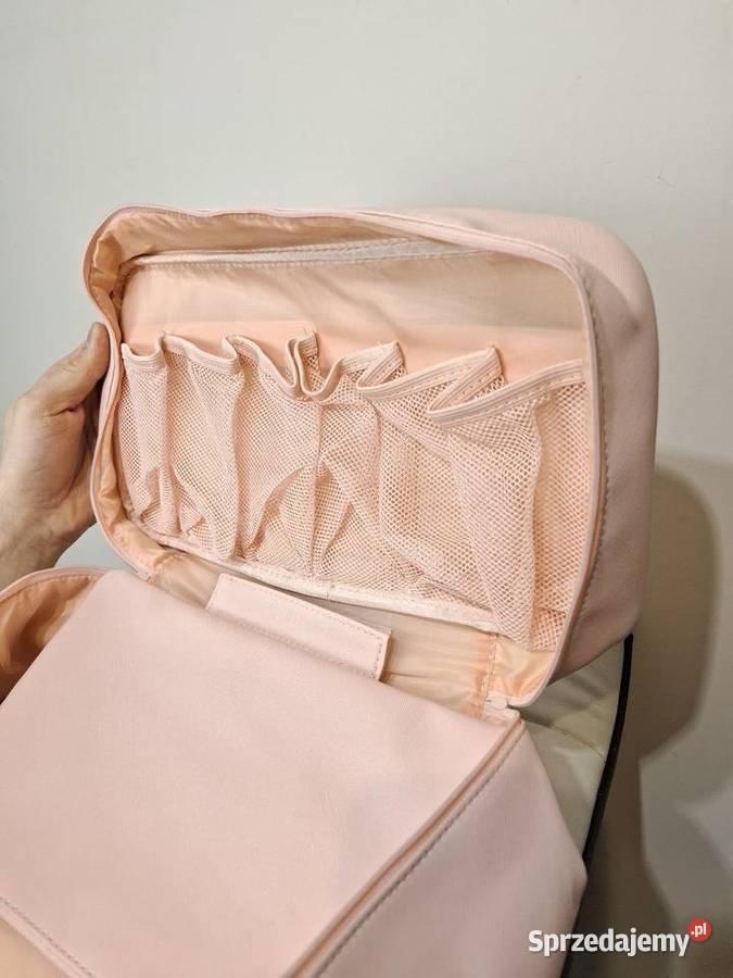 Elegancka różowa kosmetyczka Triumph Kosmetyczki i kuferki Kraków