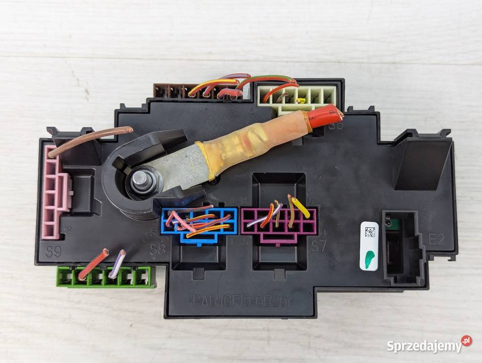 SKRZYNKA BEZPIECZNIKÓW MODUŁ MERCEDES C 200 osobowe Pozostałe Białystok