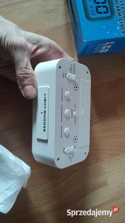 elektroniczny budzik LCD z czujnikiem zmierzchu Książ Wielkopolski