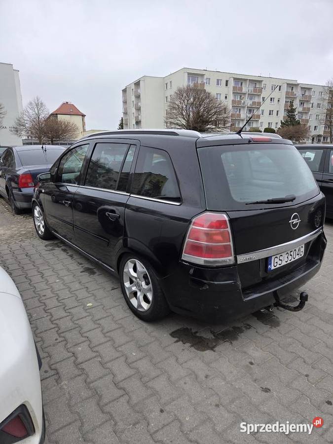 Na sprzedaż opel zafira czarny Koszalin