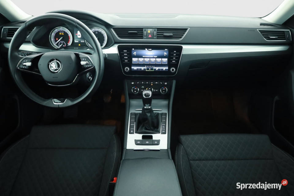 Skoda Superb 15 TSI światła przeciwmgielne śląskie Katowice