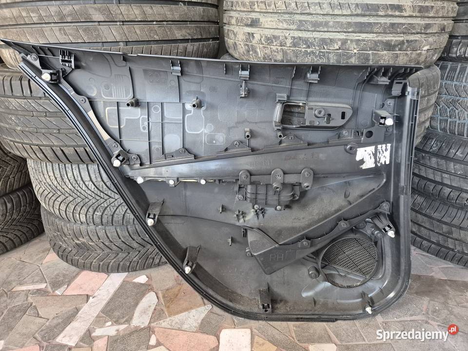 Boczek drzwi tylnych prawy Toyota Corolla E21 Łódź