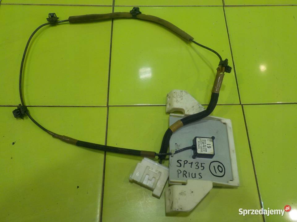 TOYOTA PRIUS III 18 VVTI 10r 5D antena GPS osobowe Suków