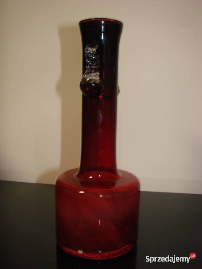 wazon z czerwonego szkła Pruszcz Gdański