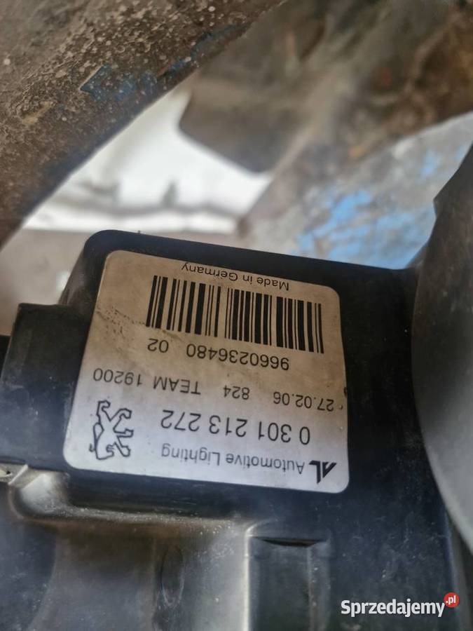 LAMPA PEUGEOT 407 XENON PRAWY I LEWY Stoczek Łukowski