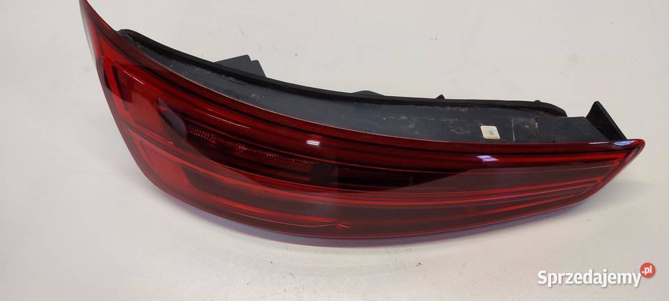 AUDI Q3 8U LAMPA LEWY TYŁ 8U0945093N