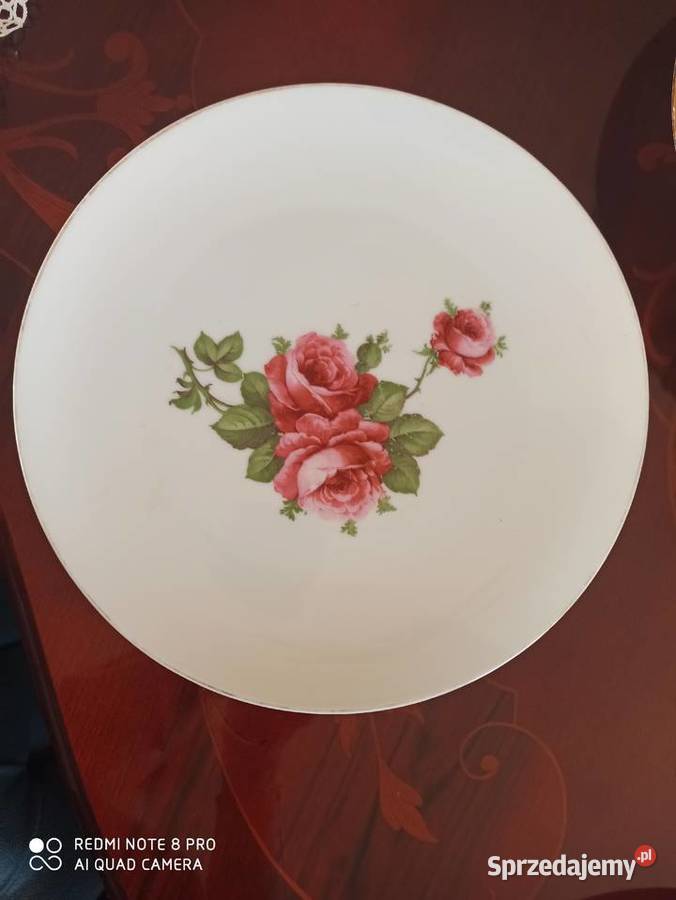 Patera z bordowymi różamiSygnatura Thomas190822 Gdańsk