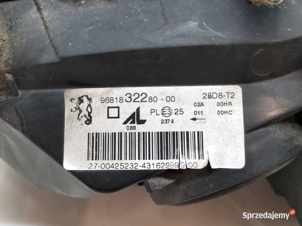 LAMPA PRZÓD PRAWA LIFT SOCZEWKA 9681832280