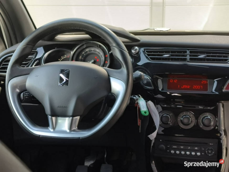 Citroen DS3 BENZYNKA mały przebieg czarny sufit Hatchback Kęty