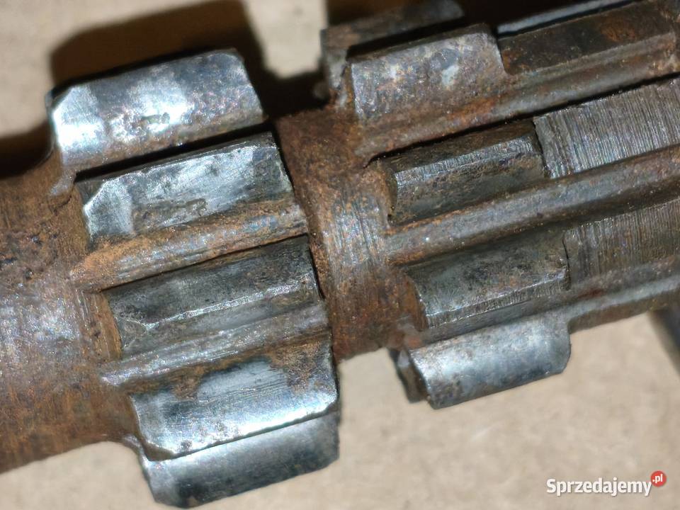 Wałek skrzyni biegów że wstecznym biegem Dniepr Leszno sprzedam