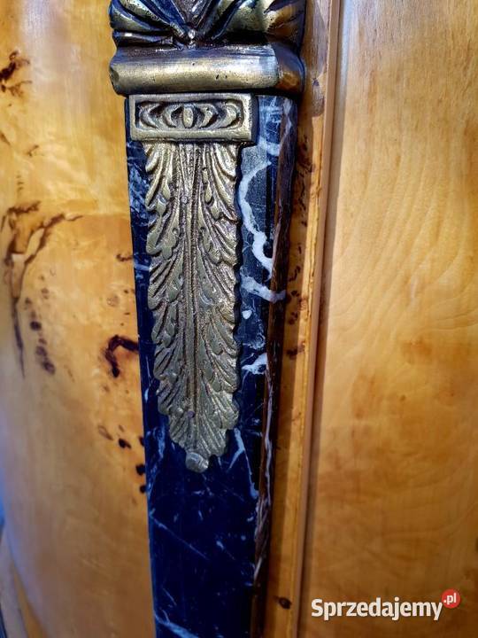 Biurko w empirowym stylu