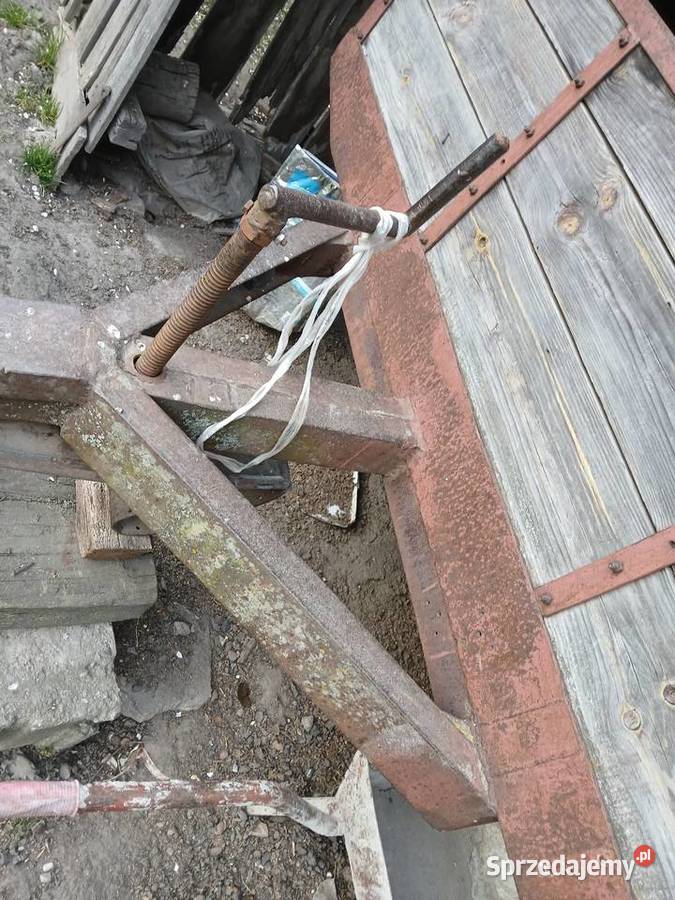 Przyczepa jednoosiowa nieuszkodzony Przyczepy rolnicze Białopole
