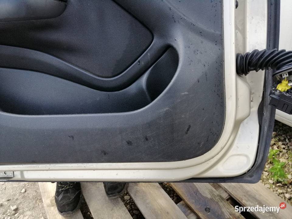Skoda Octavia II drzwi maska zderzak kod lakieru osobowe