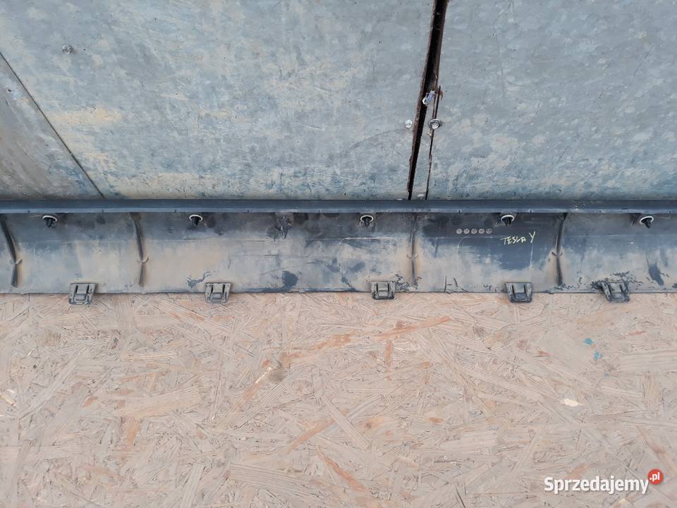 TESLA MODEL Y LISTWA PROGOWA LEWA 149774000C Międzychód
