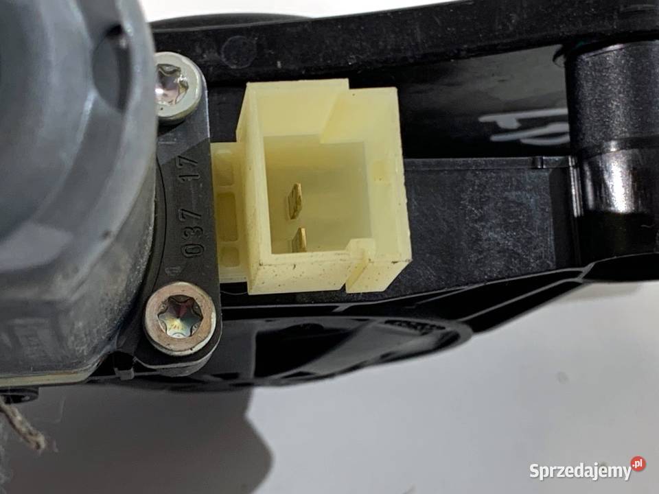 PODNOŚNIK SZYBY LEWY PRZÓD VW TIGUAN 5Q0959802C sprzedam