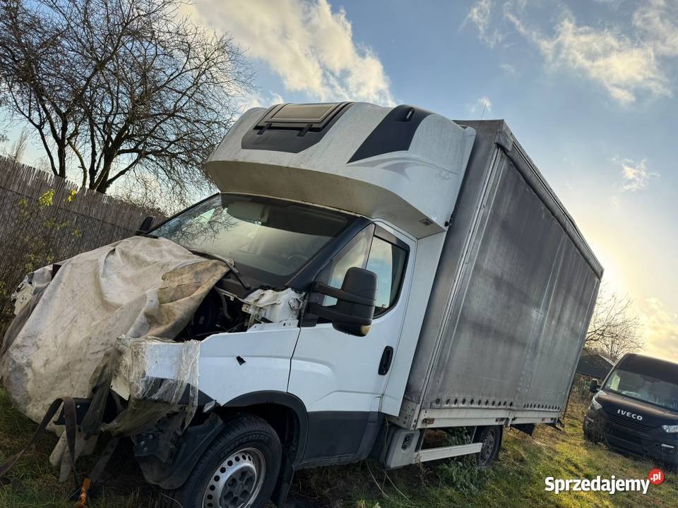 Zabudowa do busa Iveco Daily 2016 49x23x23 Rok produkcji 2016 Iveco Motoryzacja opolskie