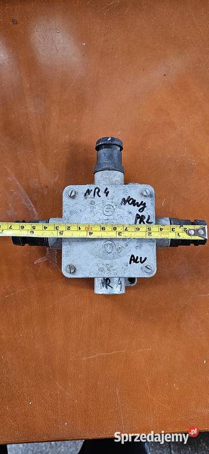 Nowa używanaAluminiowa rozeta włącznik z epoki Barlinek