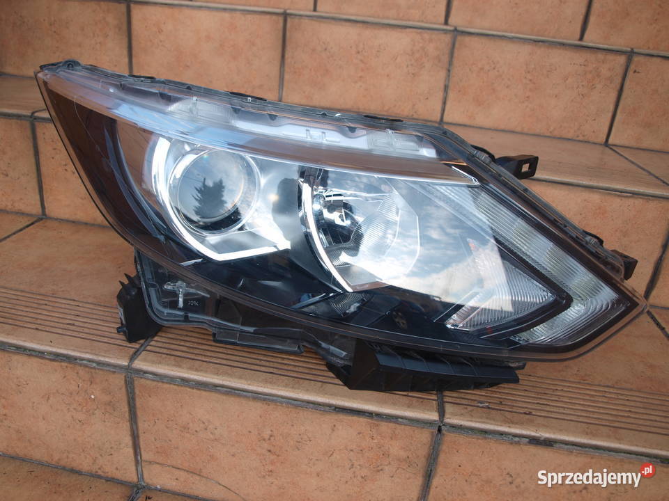 Nissan Qashqai II 2 lampa prawa przód zwykła Led