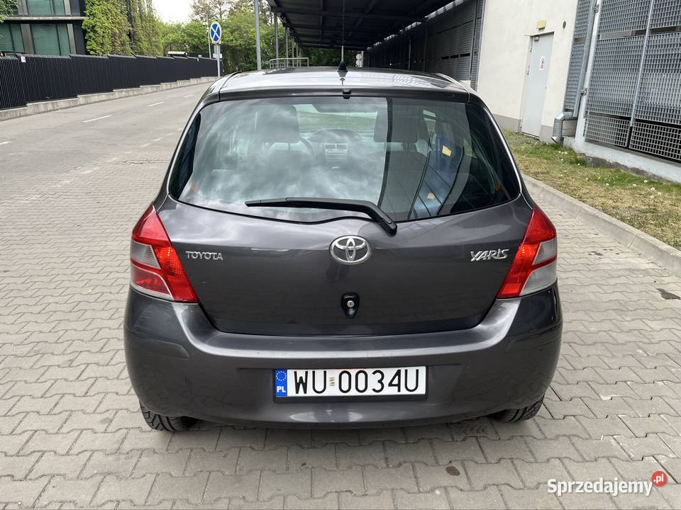 Toyota Yaris 13 benzyna 6 biegów Bezwypadkowy Warszawa