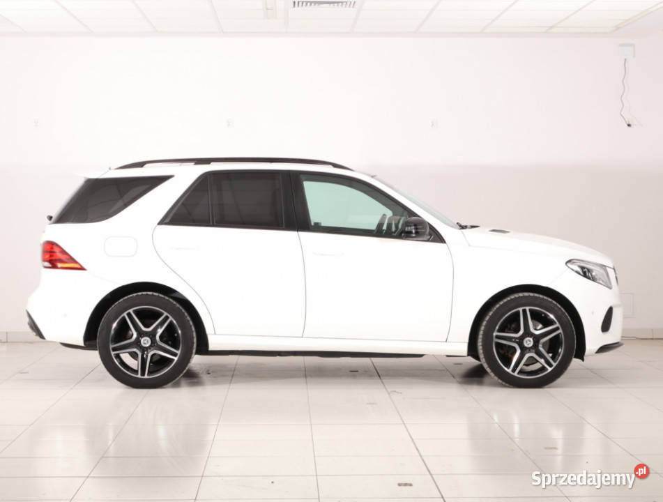 Mercedes GLE GLE 350 d kamera cofania mazowieckie