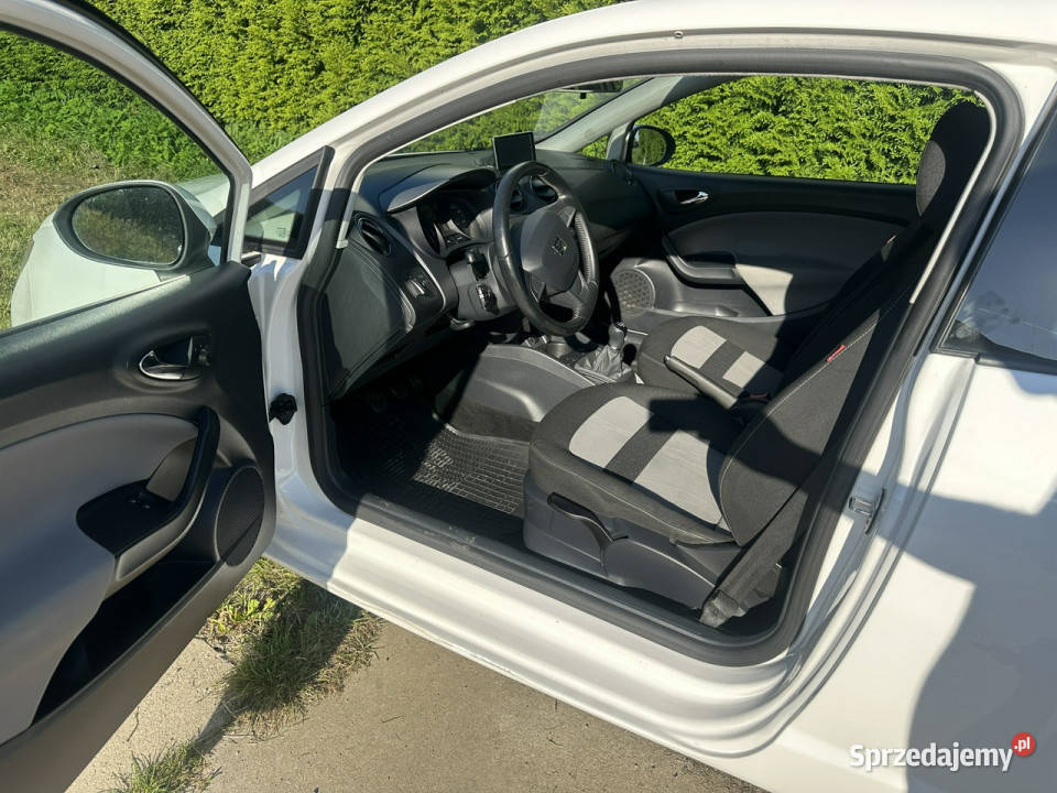 Seat Ibiza Benzyna klimatronik nawigacja isofix VAT marża pomorskie Wejherowo sprzedam