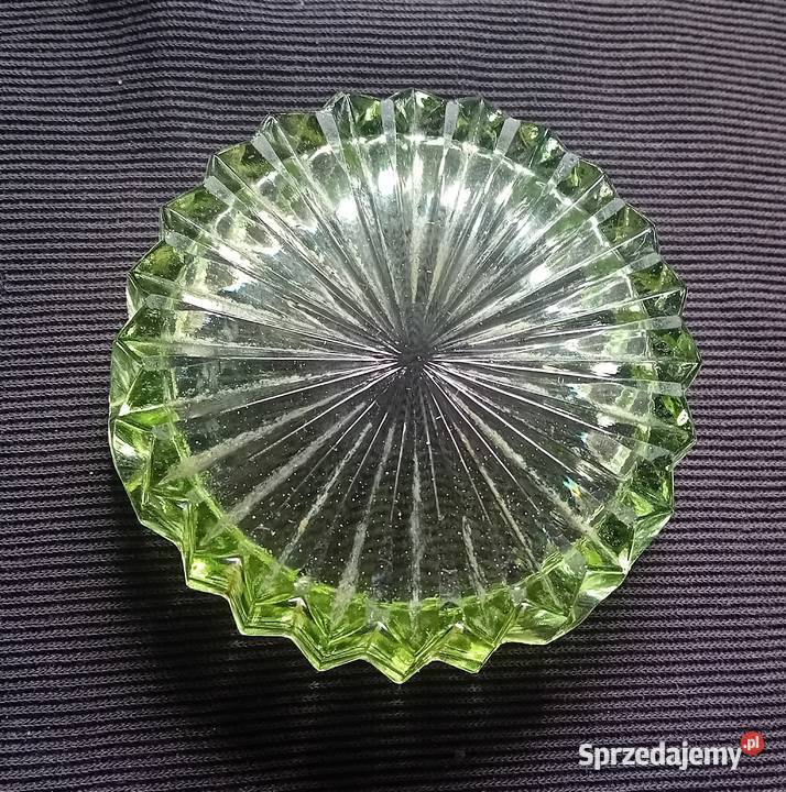 Szklana popielniczka w kolorze zieleni uranowej Antyki, Sztuka, Kolekcje Koźminek