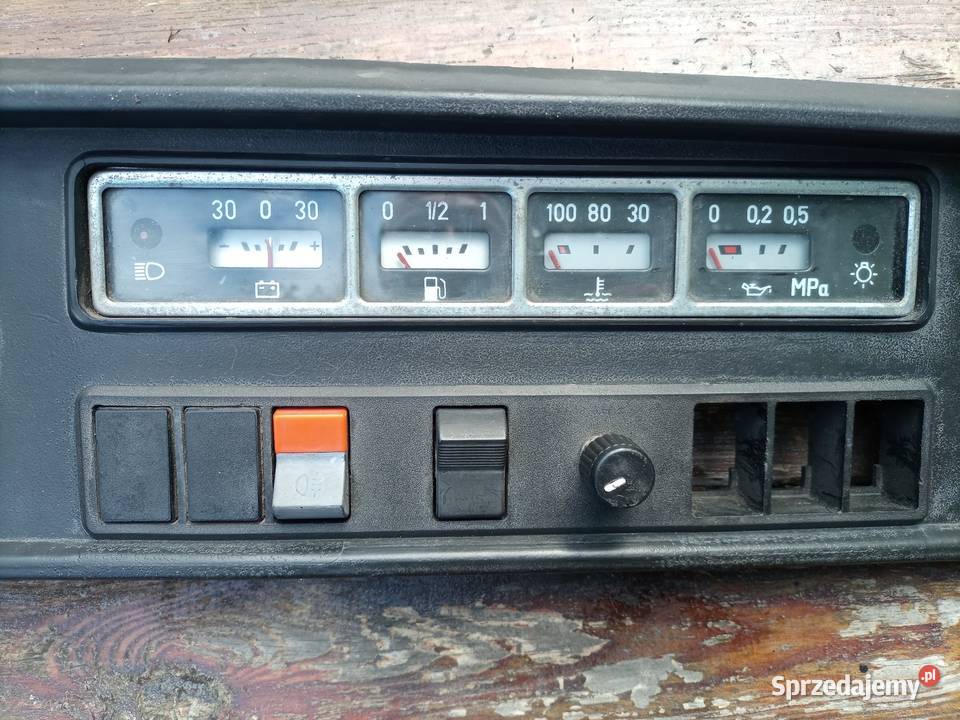 Deska Rozdzielcza Konsola Kokpit Żuk deski rozdzielcze, konsole Konin