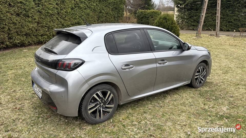 Peugeot 208 12 130 virtual cockpit ABS Krzywe