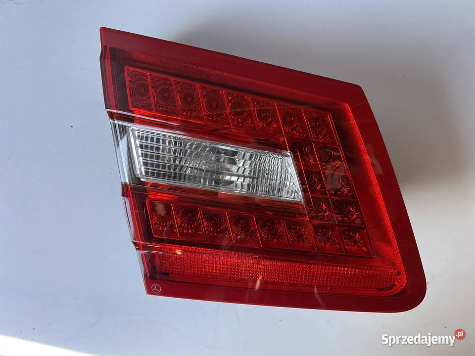 MERCEDES EKLASA W212 LEWA LAMPA W KLAPĘ Ostroróg sprzedam