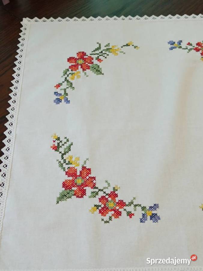 Wyjątkowy bieżnik obrus Kwiaty polne Rękodzieło biały Skierdy