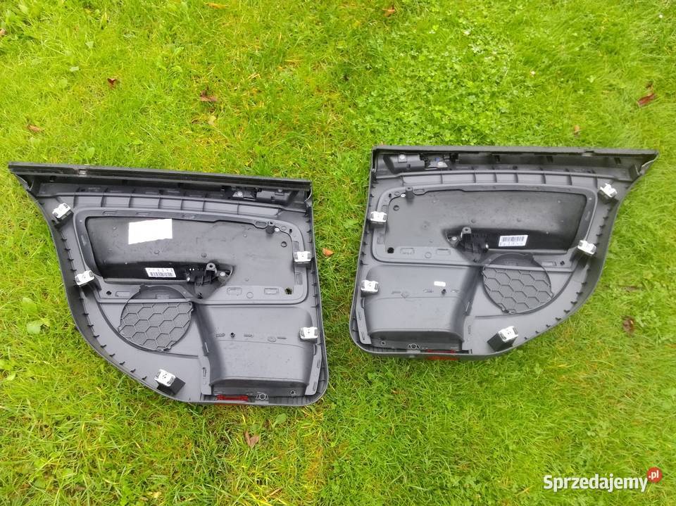 Boczki tylne drzwi VW Golf 5 HB 5D Korbki Cewice sprzedam