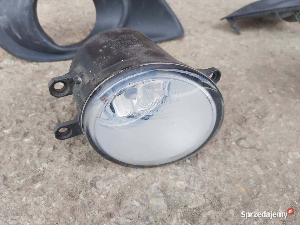 Reflektor przeciwmgłowy Toyota Avensis OE 81220 świętokrzyskie Korzecko