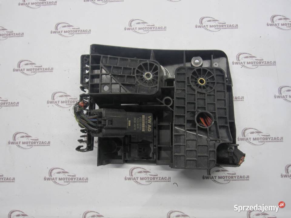 VOLKSWAGEN TIGUAN I LIFT 12r obudowa skrzyni Skrzynki bezpieczników świętokrzyskie
