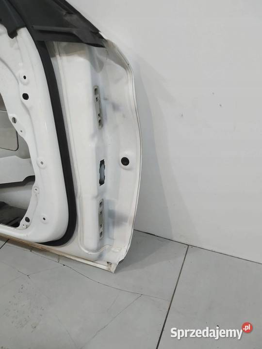 DRZWI LEWE PRZÓD 799 MercedesBenz Cklasa IV 2014