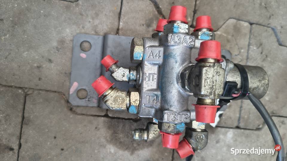 Elektrozawór Rozdzielacz hydrauliczny Hitachi ZX Staszów