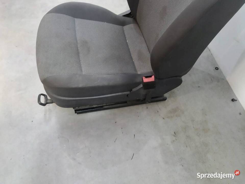 FOTELE PRAWY PASAŻERA LIFT VW Volkswagen Caddy świętokrzyskie