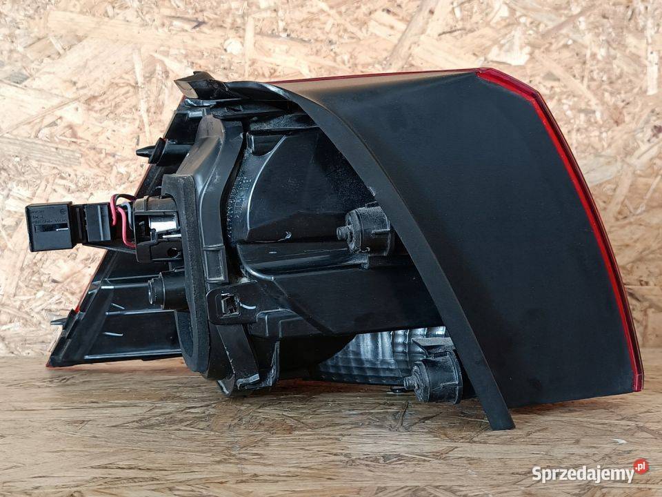 VW GOLF VII MK7 LAMPA PRAWY TYŁ 5G0945096 VALEO Pleszew