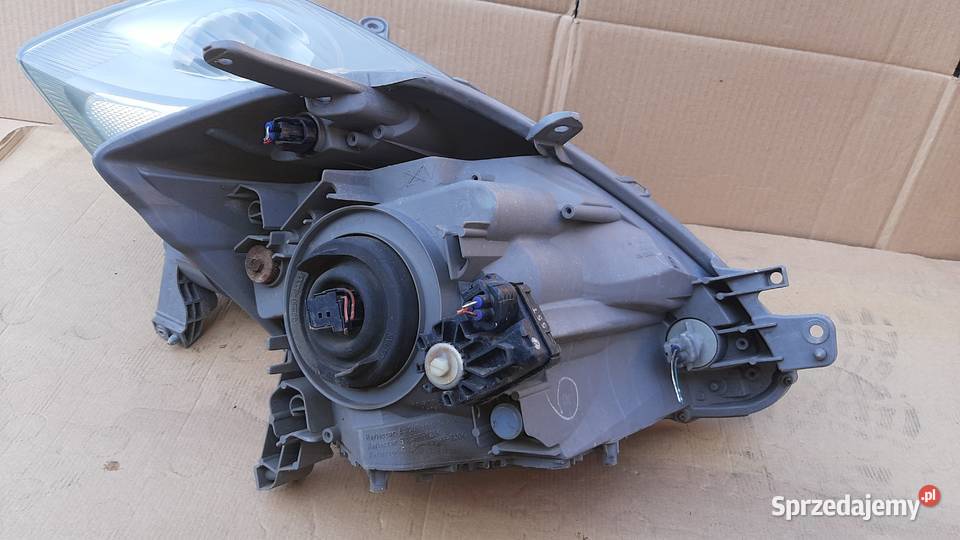 lampa przednia prawa lewa Subaru Justy IV Dębno