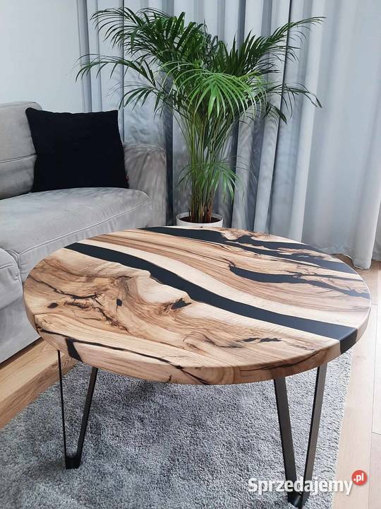 Piękny stolik kawowy orzech włoski z żywicą 70 Zakroczym