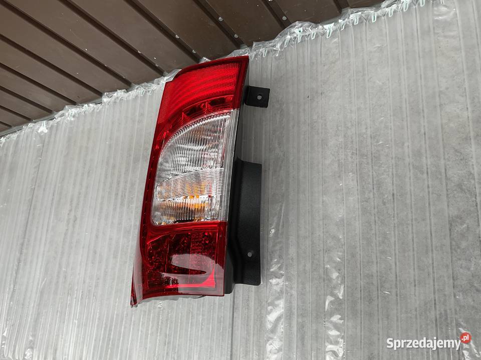LAMPA TYŁ PRAWA CHRYSLER TOWN COUNTRY 2011 Lampy tylne Pleszew
