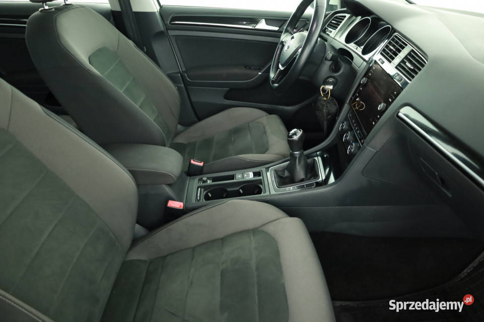 VW Golf 15 TSI nieuszkodzony Piaseczno sprzedam