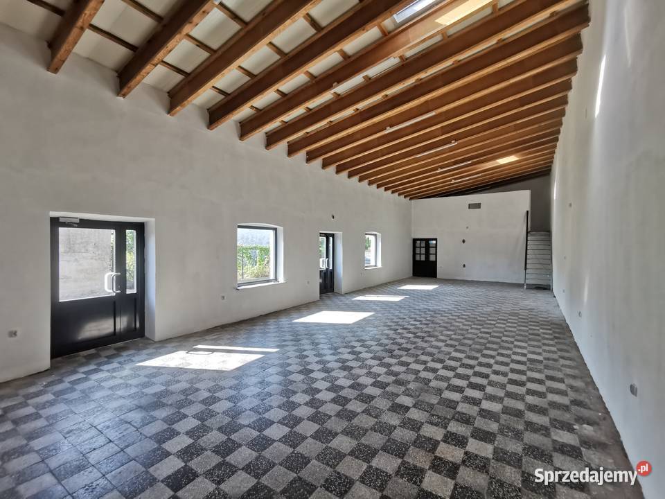 Budynek komercyjny magazyn sklep sprzedaż