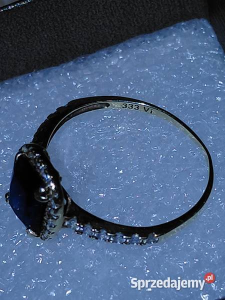 Złoty pierścionek z kamieniem szafirem model złoto Warszawa sprzedam