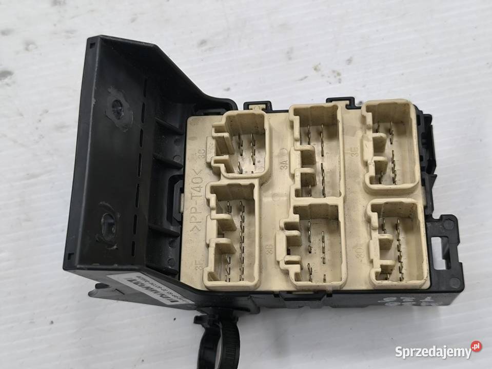 SKRZYNKA BEZPIECZNIKÓW TOYOTA AVENSIS II T25 Układ elektryczny, zapłon wielkopolskie