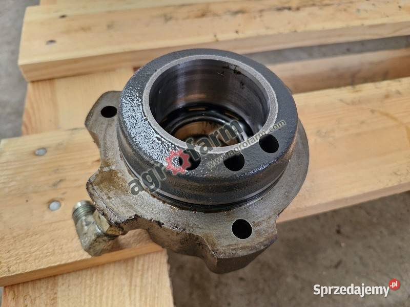 Obudowa łożyska Valtra 6000 8000 A65 C100 dolnośląskie Byków
