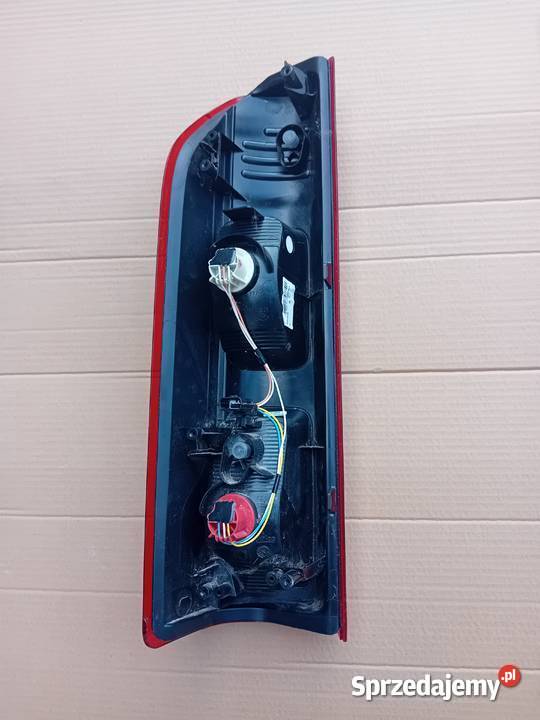 Renault Trafic III Opel Vivaro 2B lampa tylna Przeźmierowo