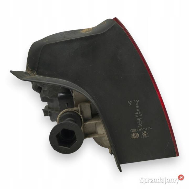 LAMPA PRAWA Audi A4 B7 sedan 0408 tylna tylnia Chełm