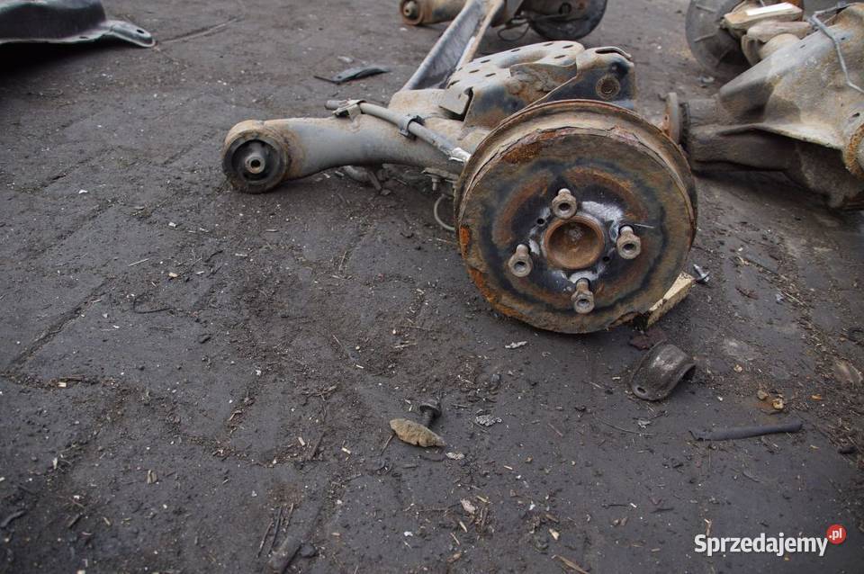 BELKA SANKI TYŁ TOYOTA YARIS II BĘBNY Lipno