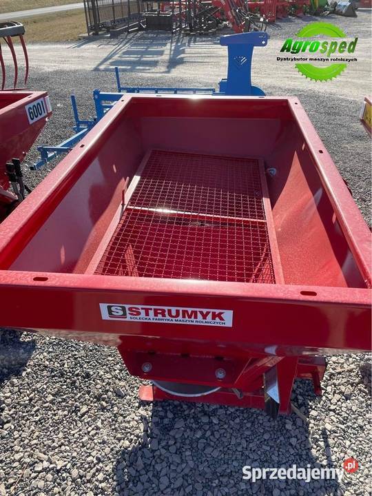 Rozsiewacz do nawozów dwutarczowy TYTAN nieuszkodzony Zabłocie