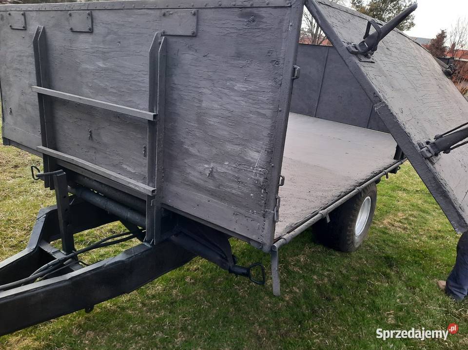 Przyczepa wywrotka na 3 strony jednoosiowa nieuszkodzony Przyczepy rolnicze Sejny sprzedam